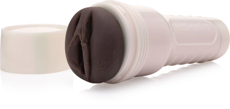 Ana-Foxxx-Left-Shadow-Cap
